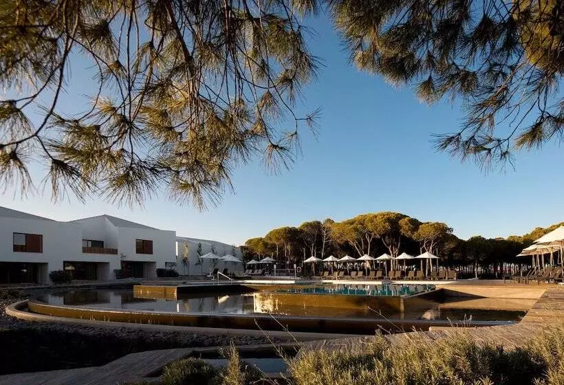 ホテル Pine Cliffs Village & Golf Suites