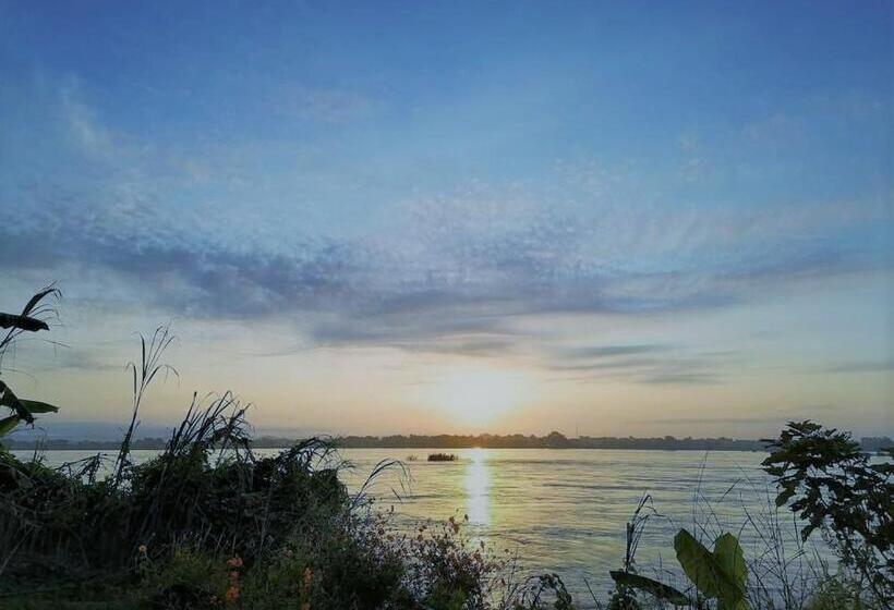 בית מלון כפרי Sisavang Mountain View