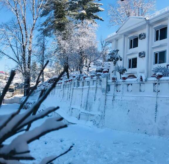 هتل The Sarai Suites, Murree