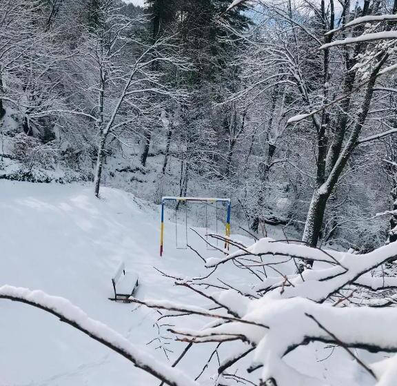 هتل The Sarai Suites, Murree