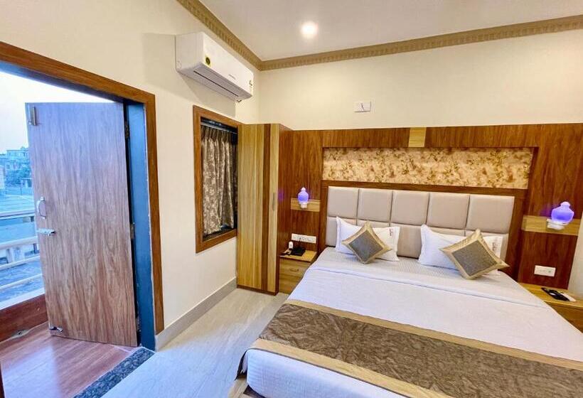 New A One Lagoon ! Puri Swimming Pool, Near Sea Beach And Temple Fully Air Conditioned Hotel With Li
