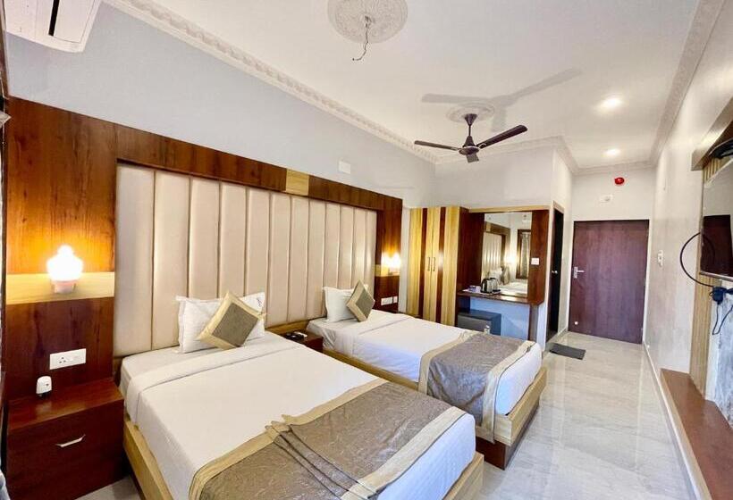 New A One Lagoon ! Puri Swimming Pool, Near Sea Beach And Temple Fully Air Conditioned Hotel With Li