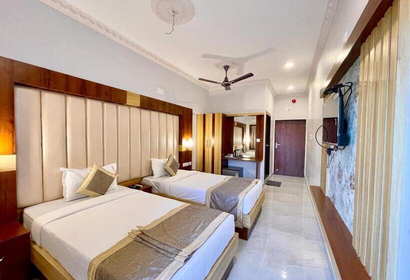 New A One Lagoon ! Puri Swimming Pool, Near Sea Beach And Temple Fully Air Conditioned Hotel With Li