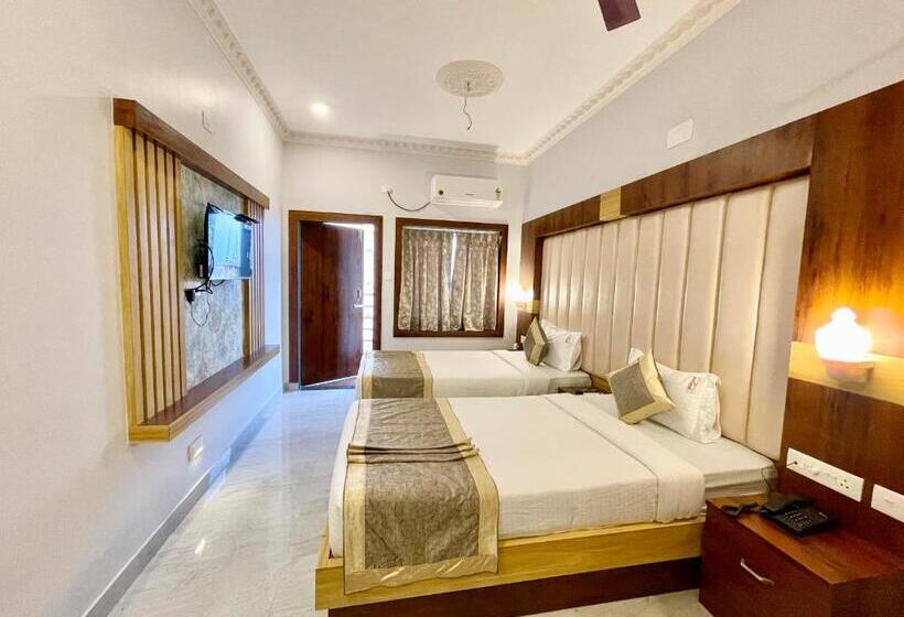 New A One Lagoon ! Puri Swimming Pool, Near Sea Beach And Temple Fully Air Conditioned Hotel With Li