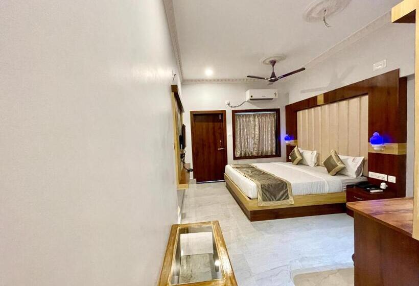 New A One Lagoon ! Puri Swimming Pool, Near Sea Beach And Temple Fully Air Conditioned Hotel With Li