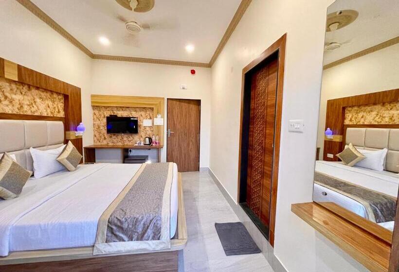 New A One Lagoon ! Puri Swimming Pool, Near Sea Beach And Temple Fully Air Conditioned Hotel With Li