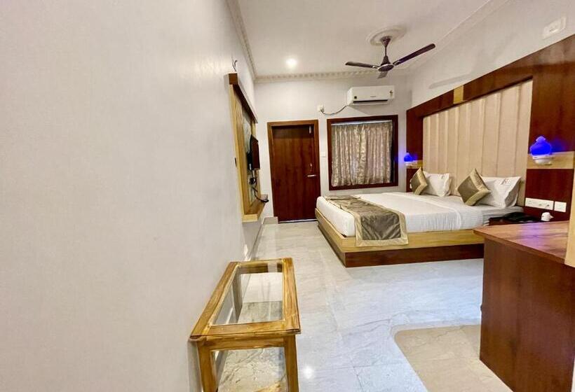 New A One Lagoon ! Puri Swimming Pool, Near Sea Beach And Temple Fully Air Conditioned Hotel With Li