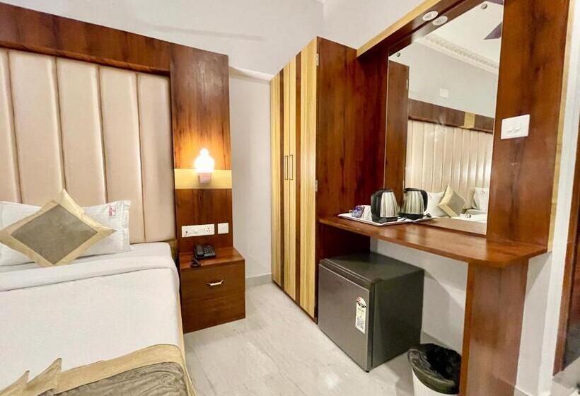 New A One Lagoon ! Puri Swimming Pool, Near Sea Beach And Temple Fully Air Conditioned Hotel With Li