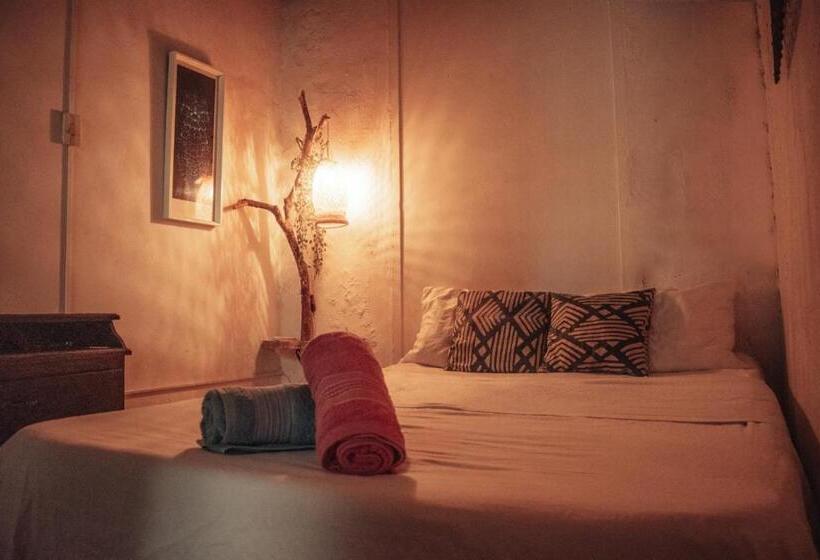 הוסטל Hostal Españolete