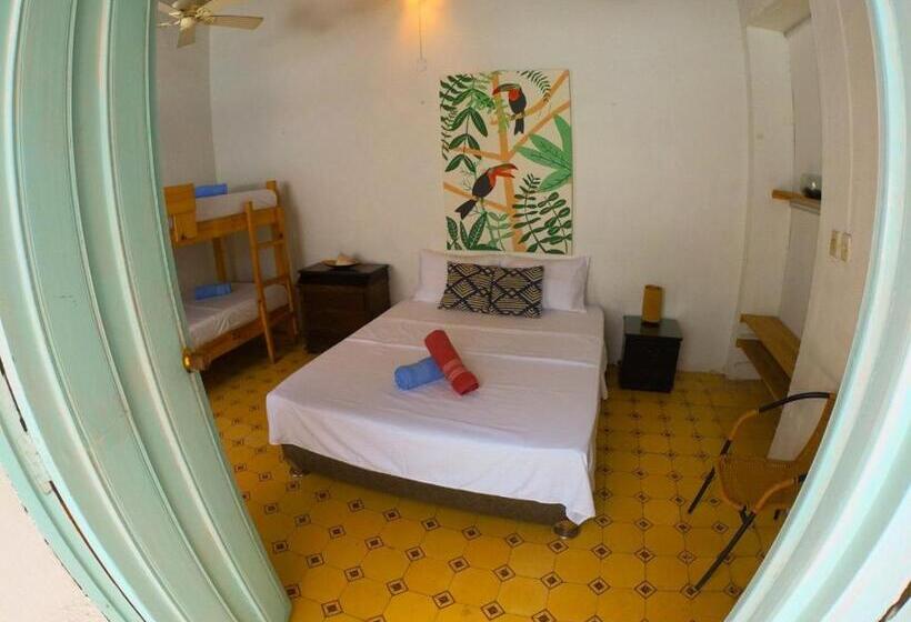 הוסטל Hostal Españolete