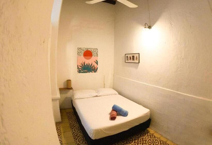 הוסטל Hostal Españolete