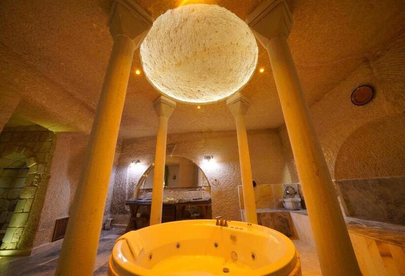 هاستل Shoestring Cave House