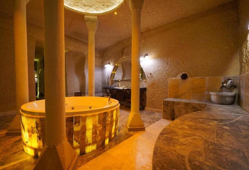 هاستل Shoestring Cave House