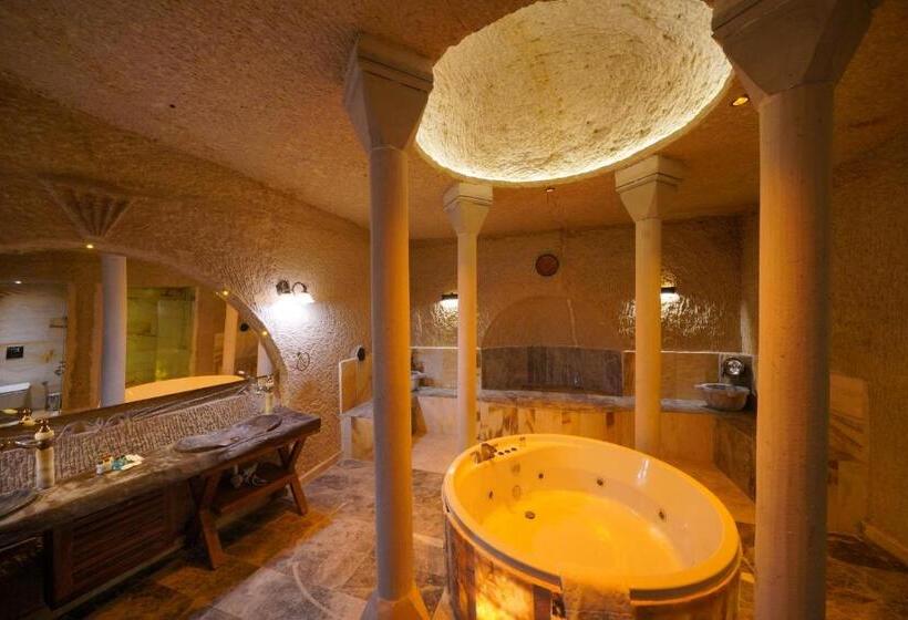 هاستل Shoestring Cave House