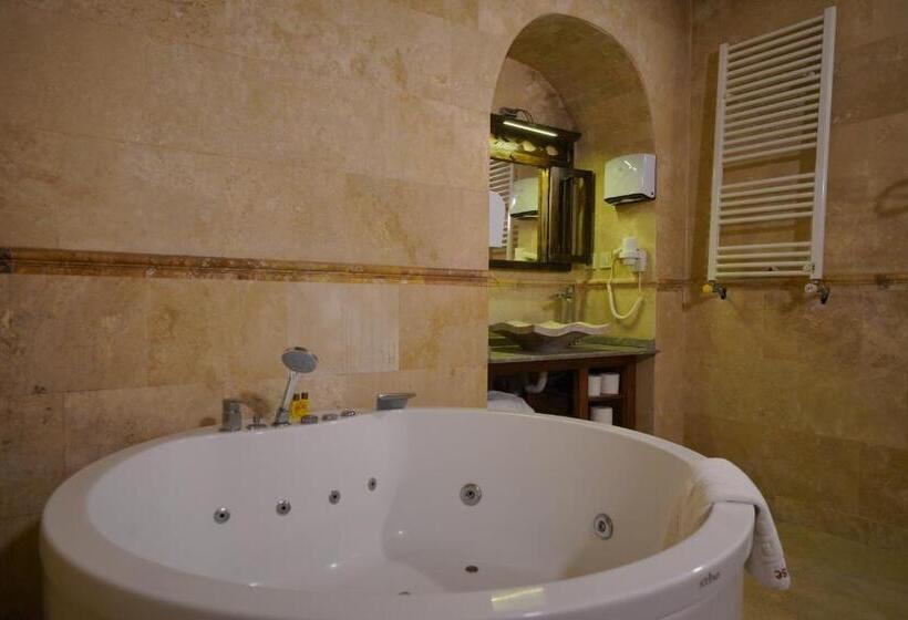 هاستل Shoestring Cave House