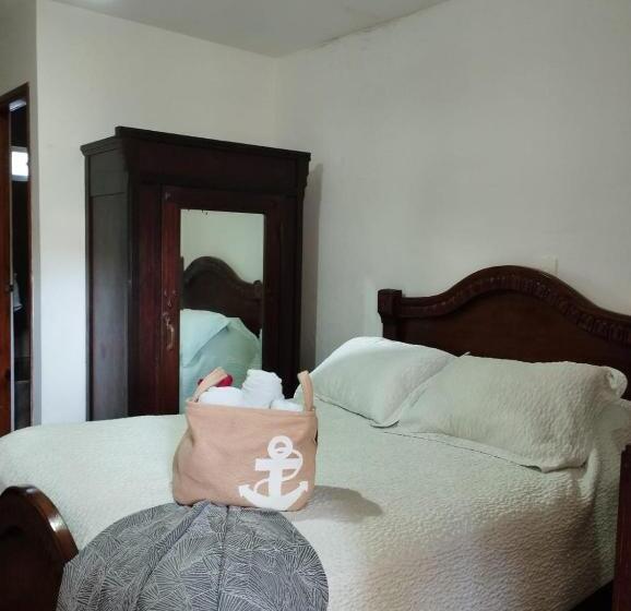 تختخواب و صبحانه Sunset Paradise