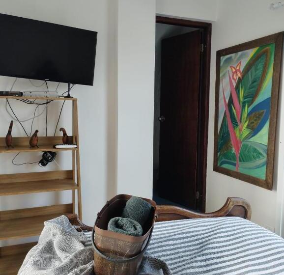 تختخواب و صبحانه Sunset Paradise