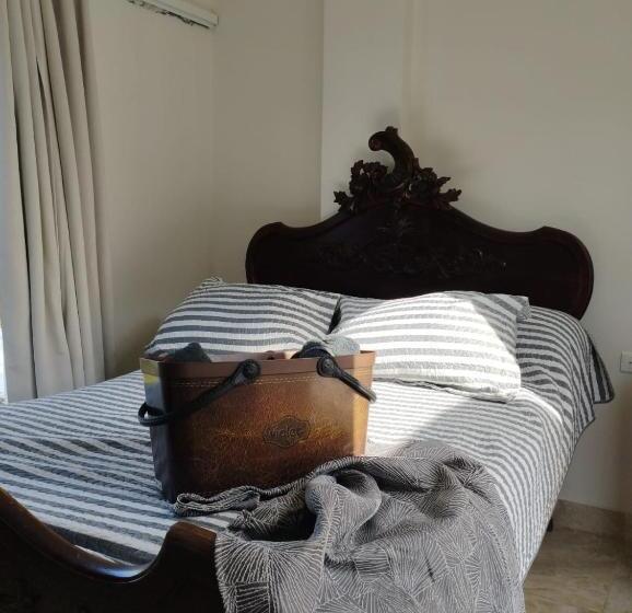 تختخواب و صبحانه Sunset Paradise