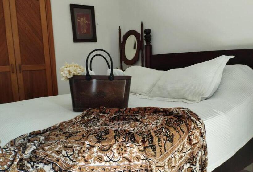 تختخواب و صبحانه Sunset Paradise