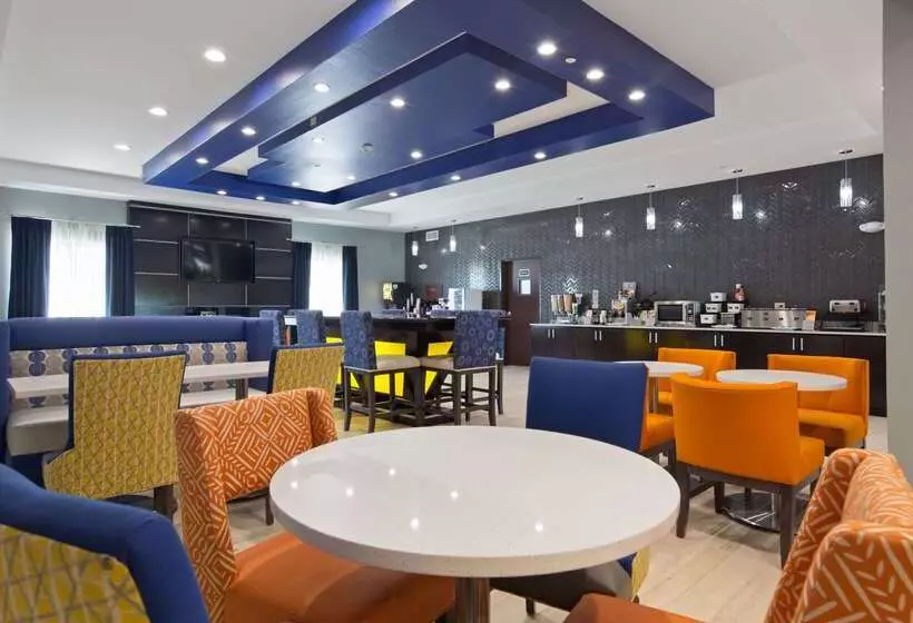 ホテル Best Western Plus Wewoka Inn & Suites