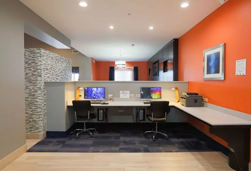 ホテル Best Western Plus Wewoka Inn & Suites