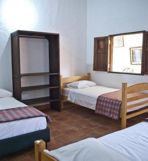 هتل Casa Aparicio Lopez