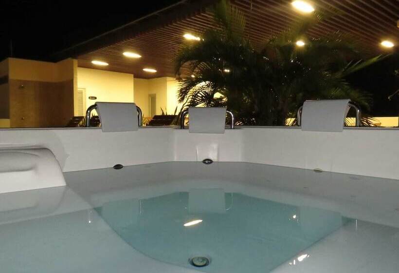 Hotel Cinco Monteria