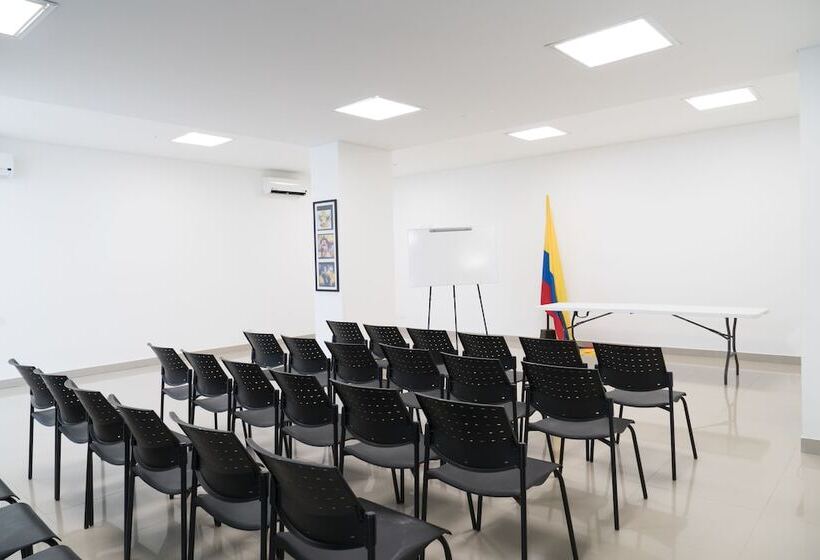 Hotel Cinco Monteria