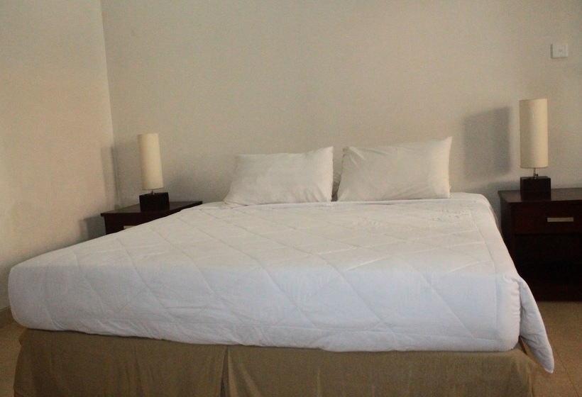 호텔 Grand City Inn