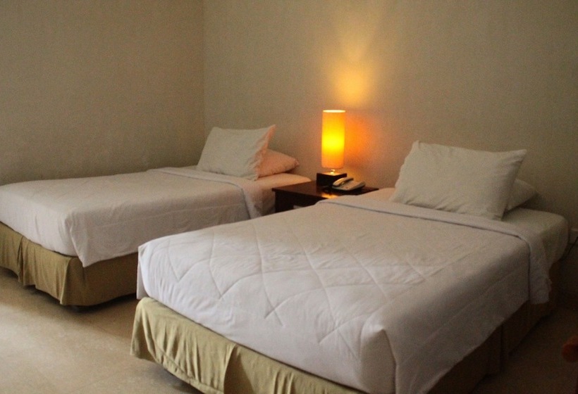 호텔 Grand City Inn