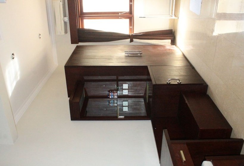 호텔 Grand City Inn