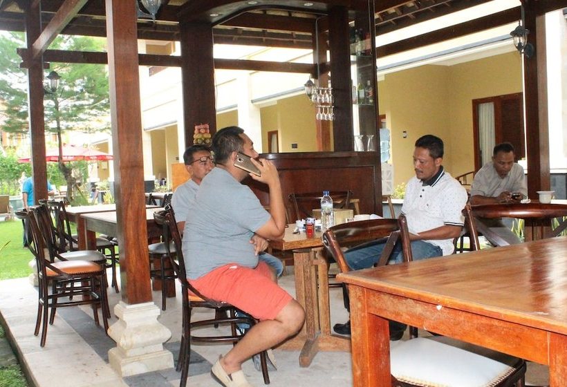 호텔 Grand City Inn