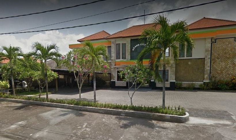 호텔 Grand City Inn