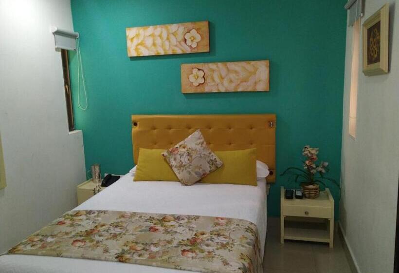 هتل La Casa Dorada