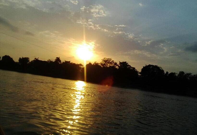 هتل La Casa Dorada