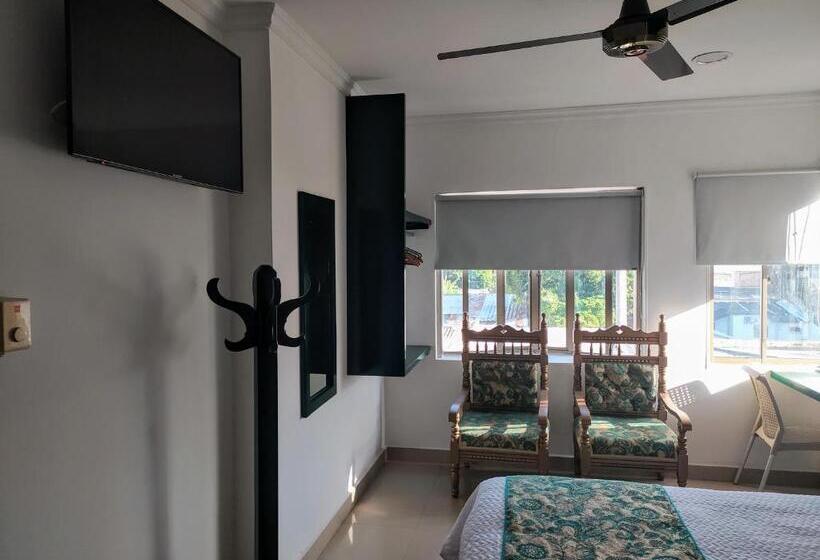 هتل La Casa Dorada