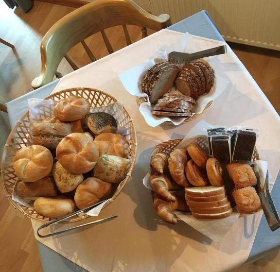 فندق Pension Erna