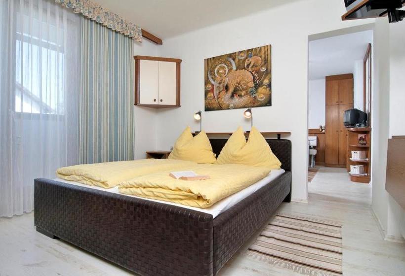 فندق Pension Erna