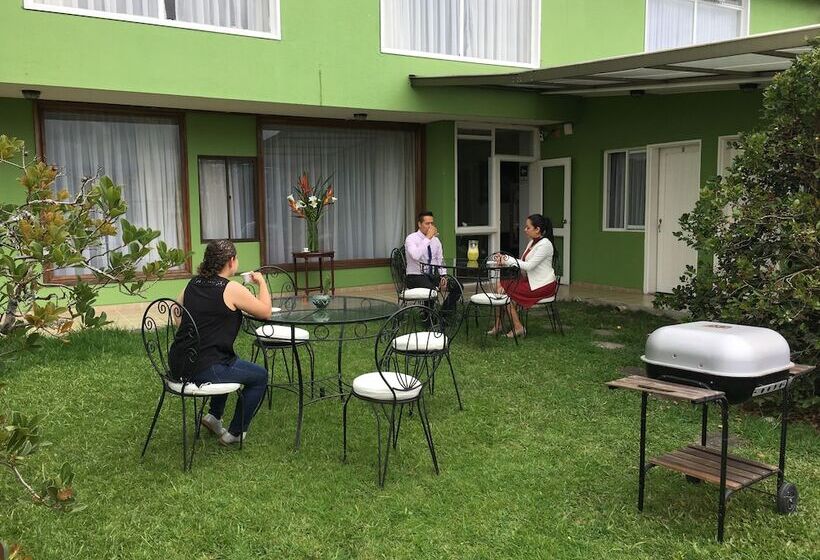 ホテル Regine S Manizales