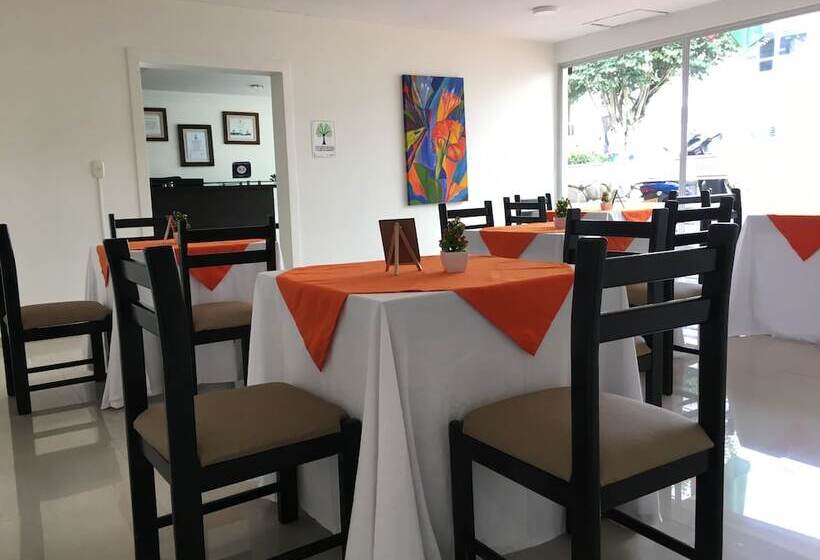 ホテル Regine S Manizales