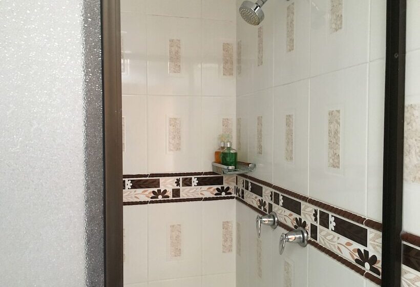 ホテル Regine S Manizales