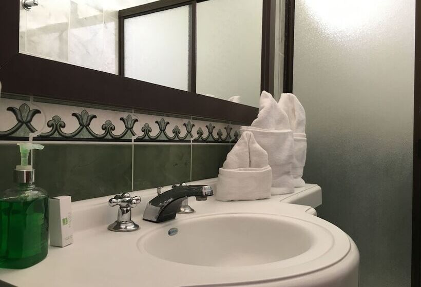 ホテル Regine S Manizales