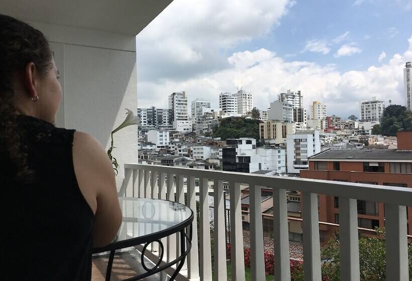 ホテル Regine S Manizales