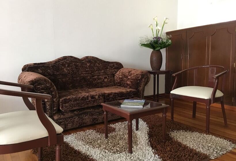 ホテル Regine S Manizales