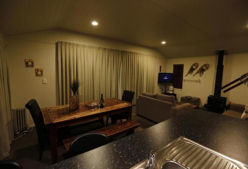 هتل Rocky Mountain Chalets Ohakune