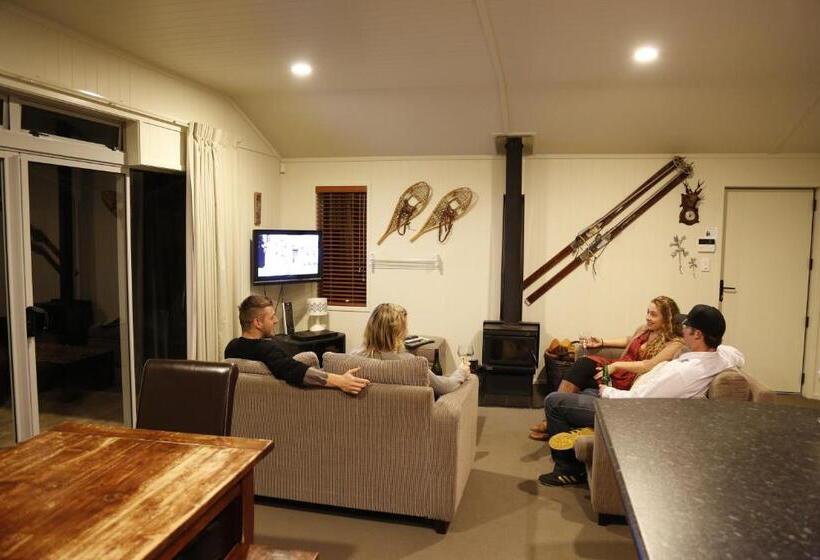 هتل Rocky Mountain Chalets Ohakune