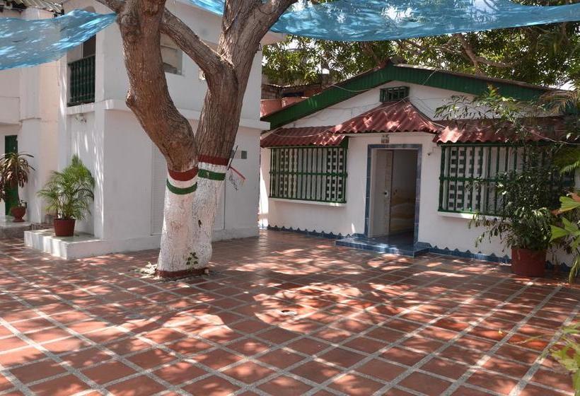 هتل Vargas Airport