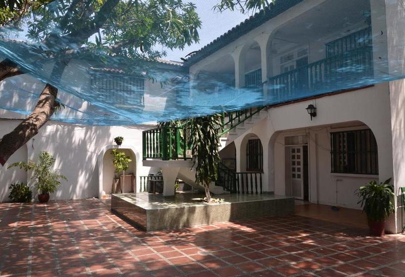 هتل Vargas Airport