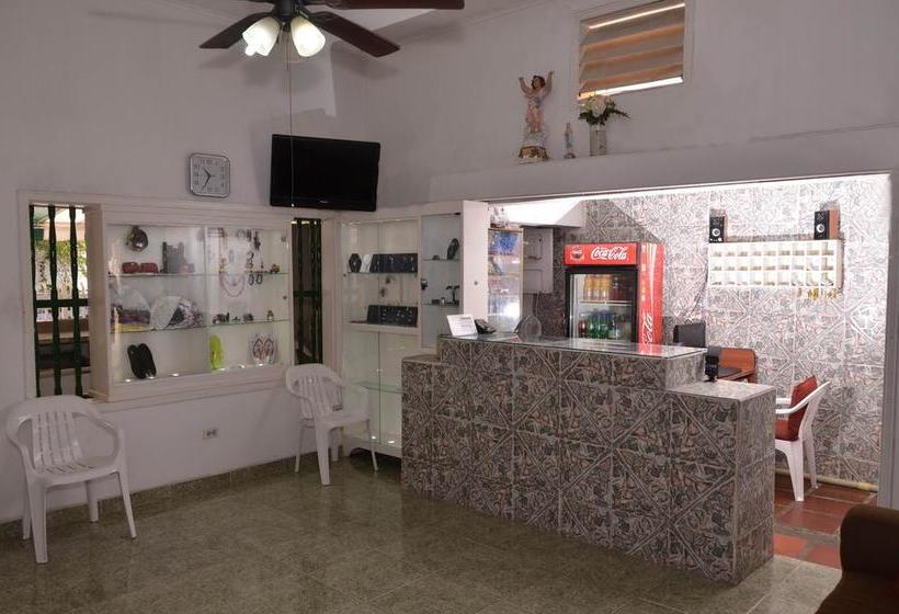 هتل Vargas Airport