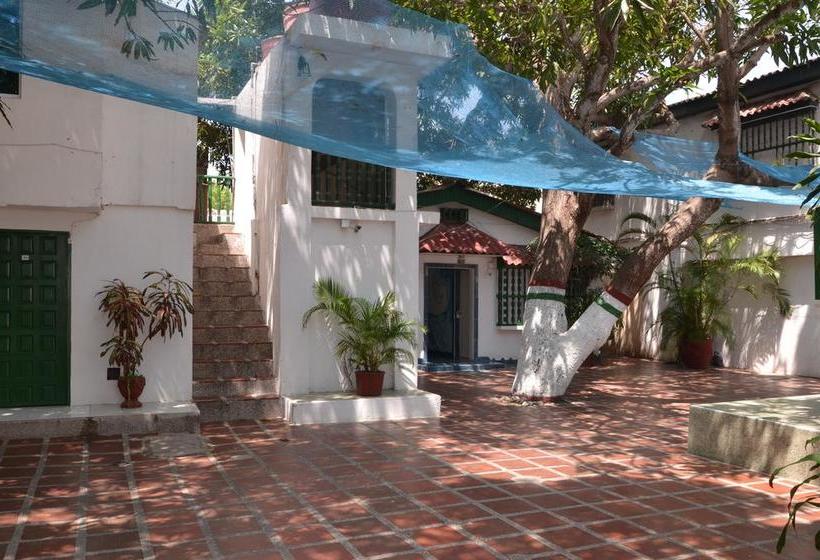 هتل Vargas Airport